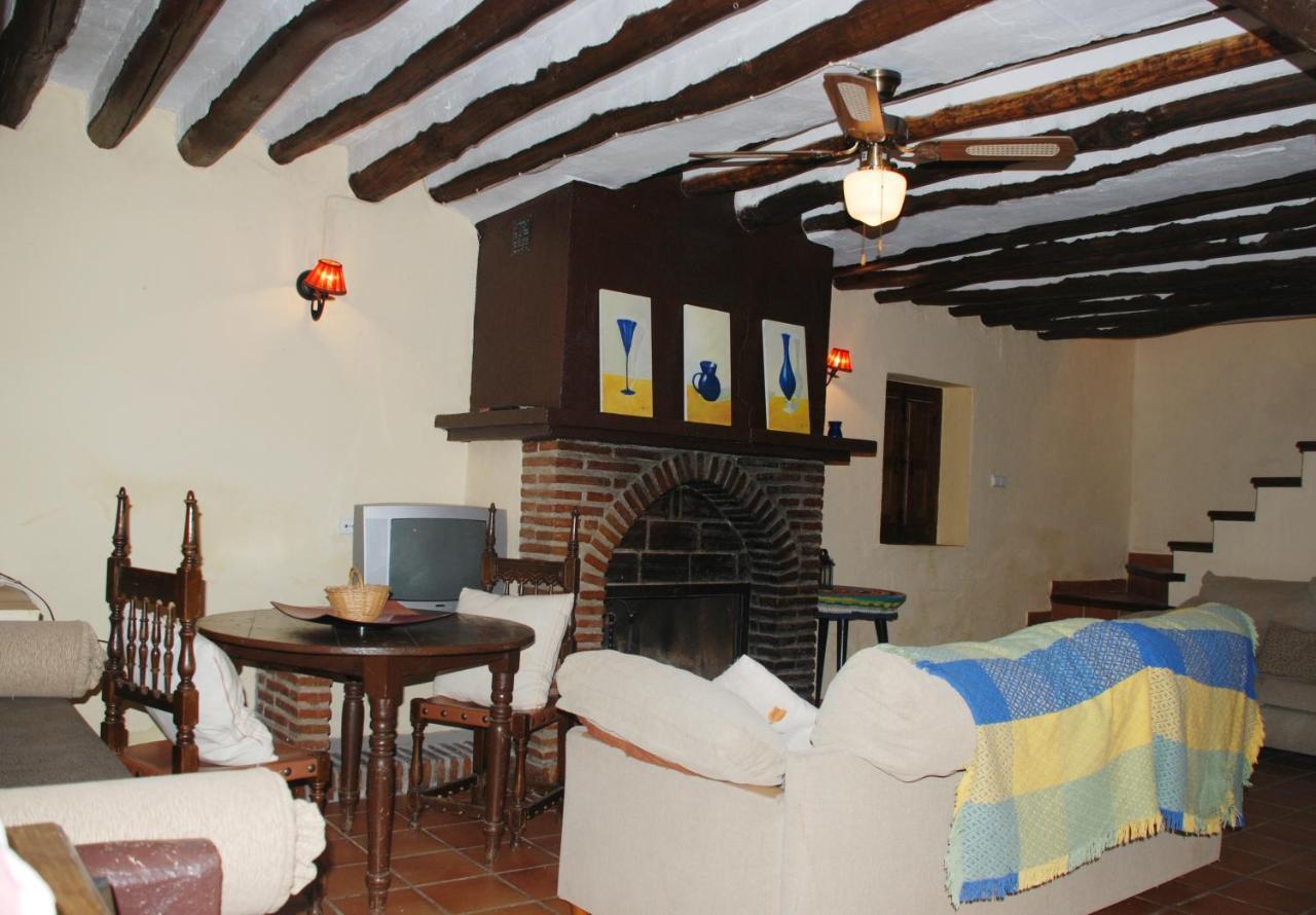 Molino Jabonero Guest House Villanueva del Trabuco Luaran gambar